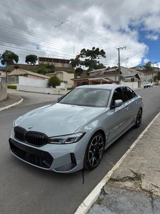 BMW 320i 2.0 16V TURBO FLEX M SPORT AUTOMÁTICO BMW 320i 2.0 16V TURBO FLEX M SPORT AUTOMÁTICO